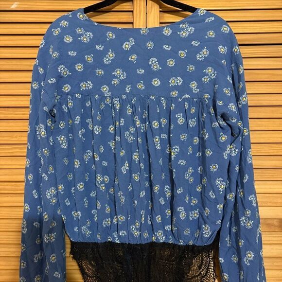 Free People Floral Tie Front Bodysuit size small - Picture 6 of 7